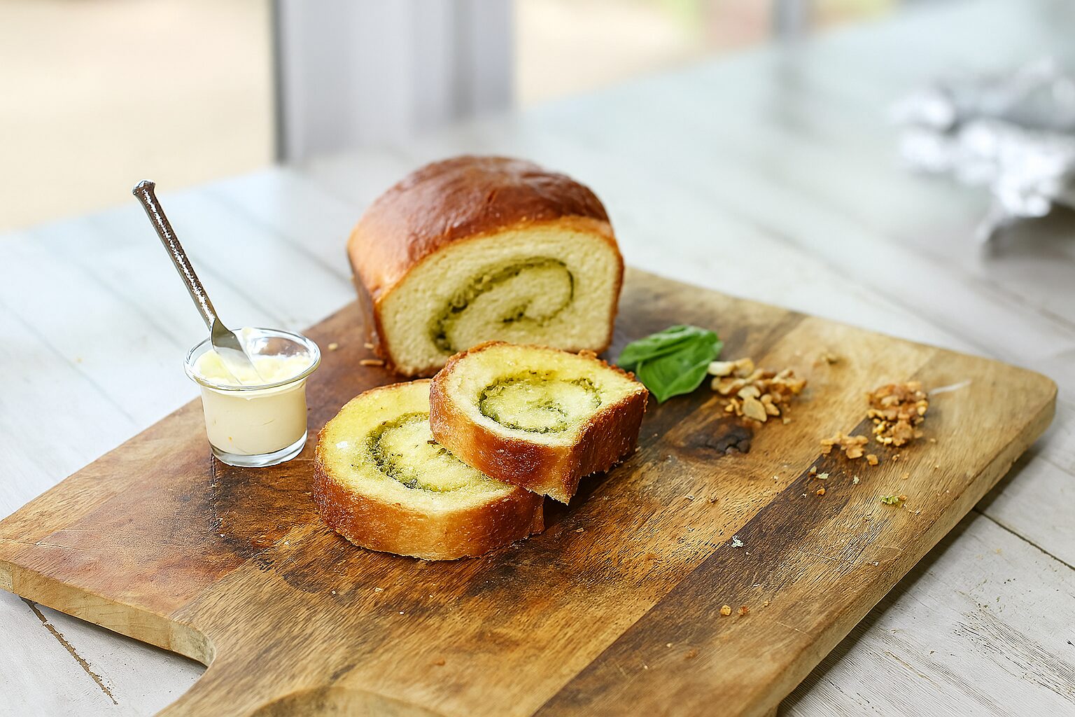 pistachio swirl bread