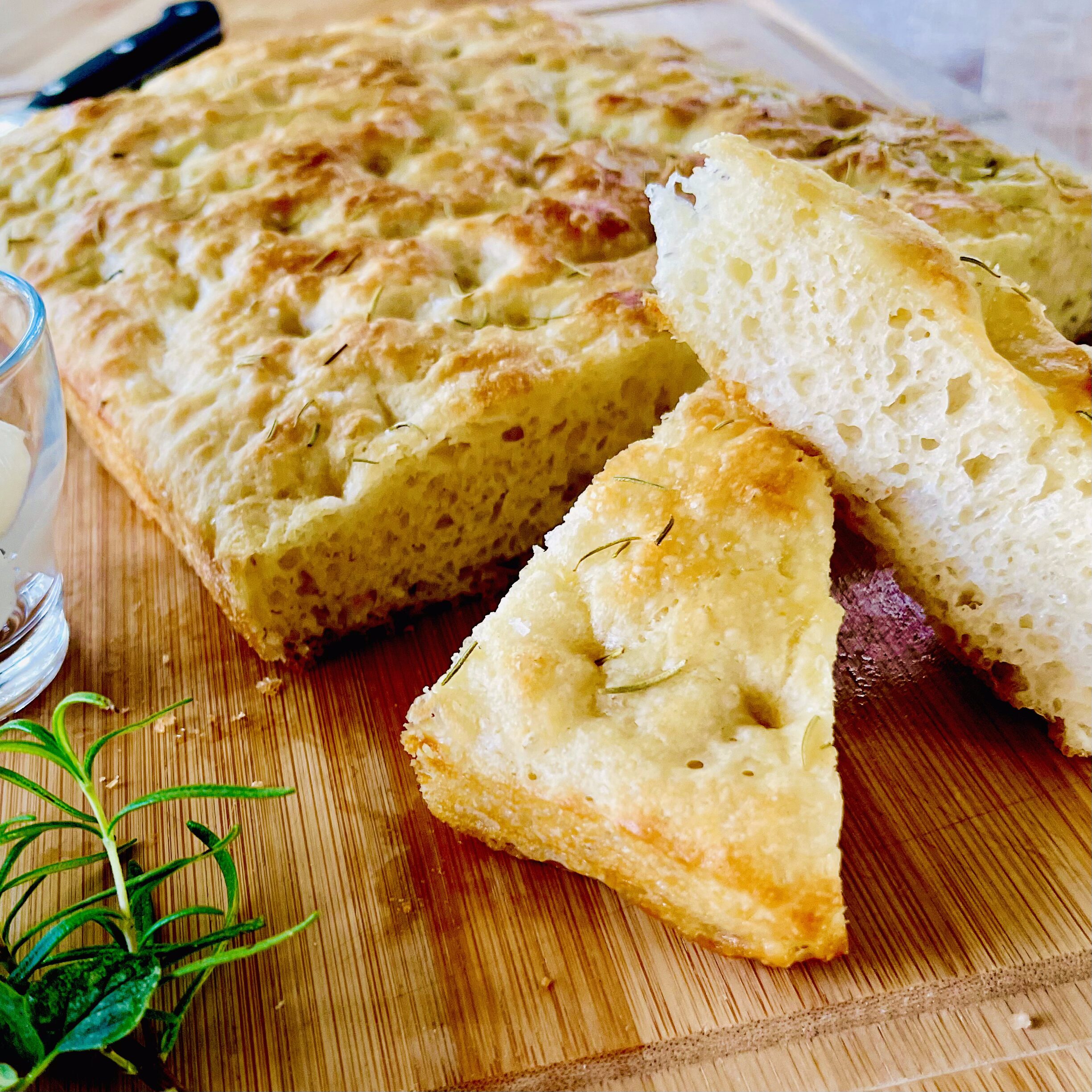 This easy focaccia recipe is an easy focaccia bread recipe that makes a delectable focaccia.
